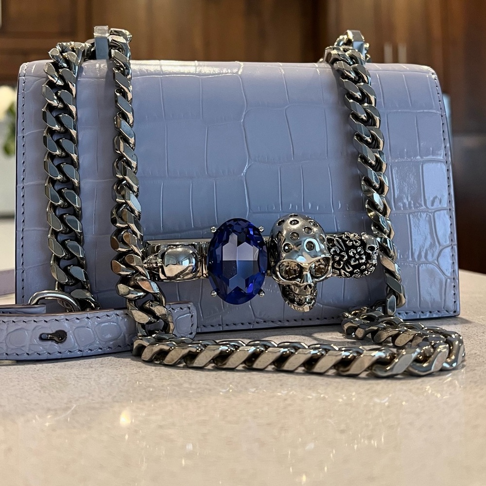 ALEXANDER MCQUEEN 
THE MINI CROC-EMBOSSED JEWELLED LEATHER SATCHEL IN LAVENDER